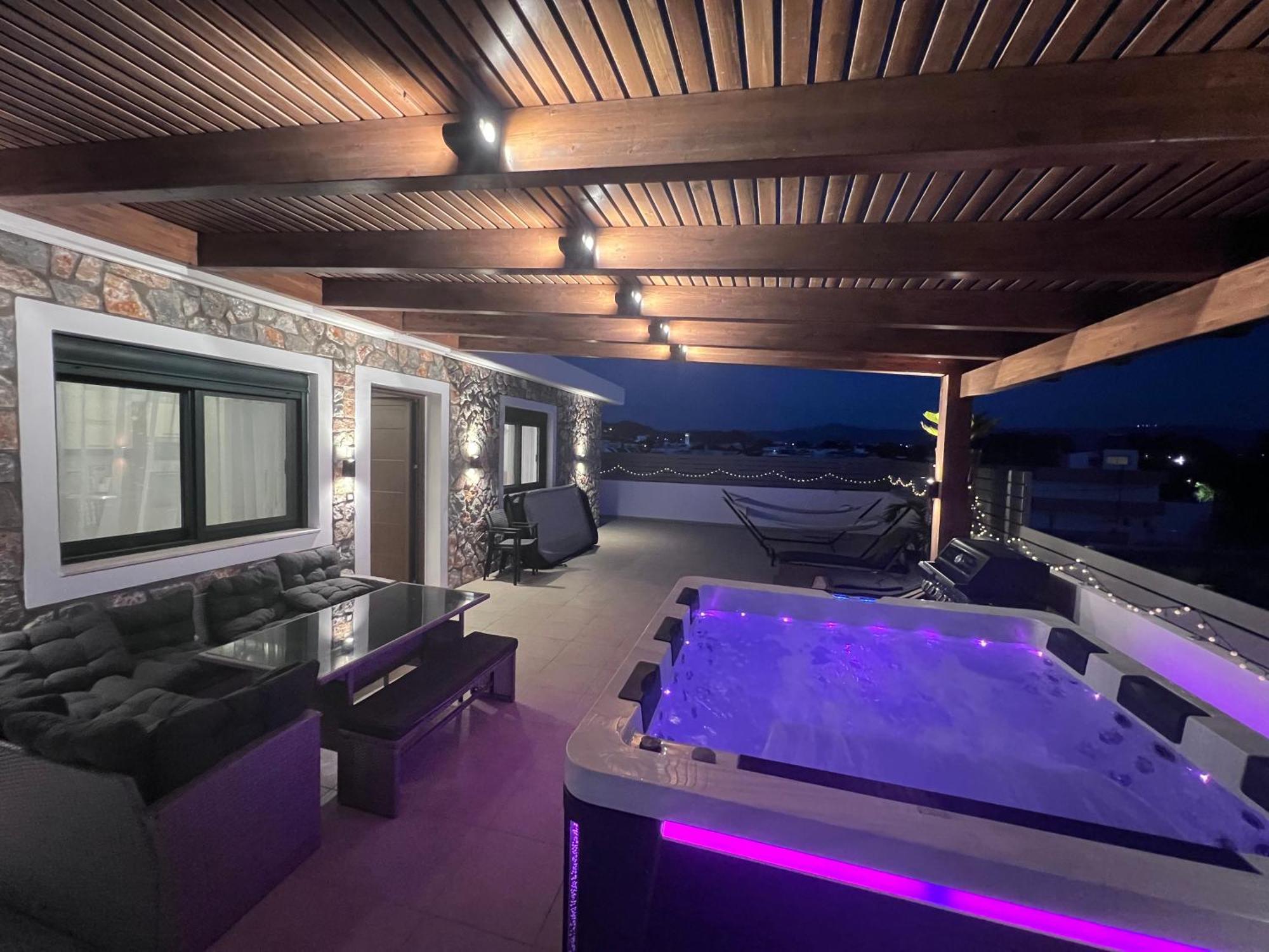 Odyssea Top View & Hot Jacuzzi Front Beach Kremastí Eksteriør bilde